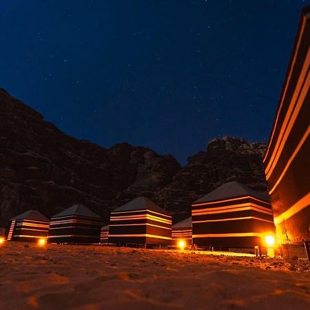 Wadi Rum Secrets Camp Bagian luar foto
