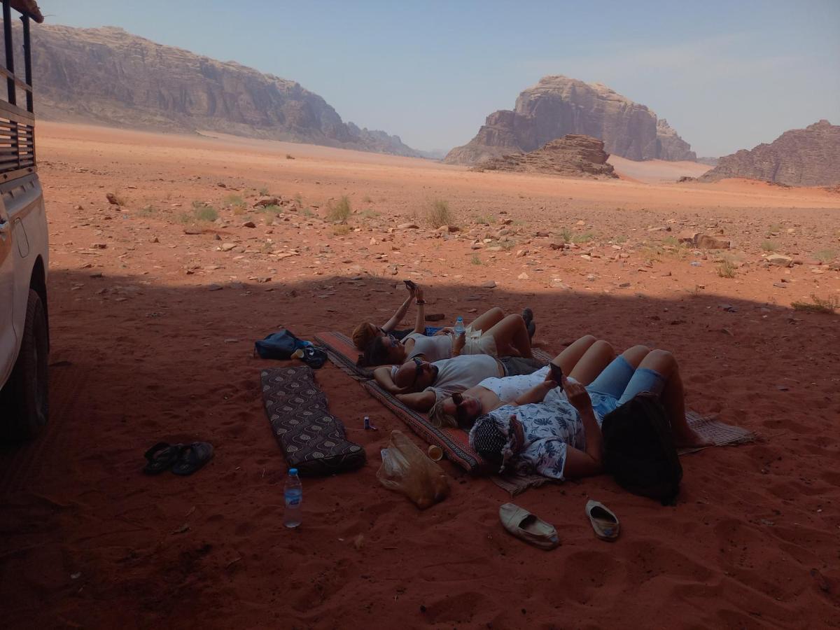 Wadi Rum Secrets Camp Bagian luar foto