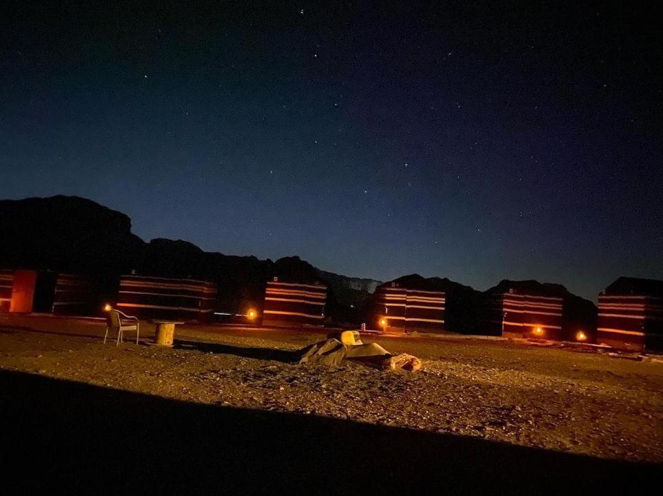 Wadi Rum Secrets Camp Bagian luar foto